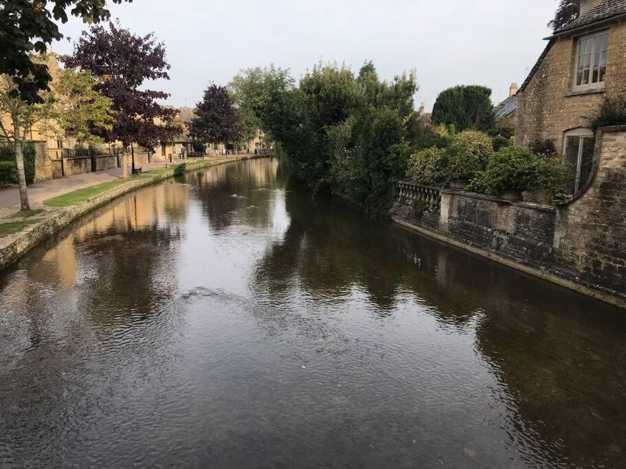 Bourton-on-the-Water Historic Cotswold Chic Style For Uk Staycation מראה חיצוני תמונה
